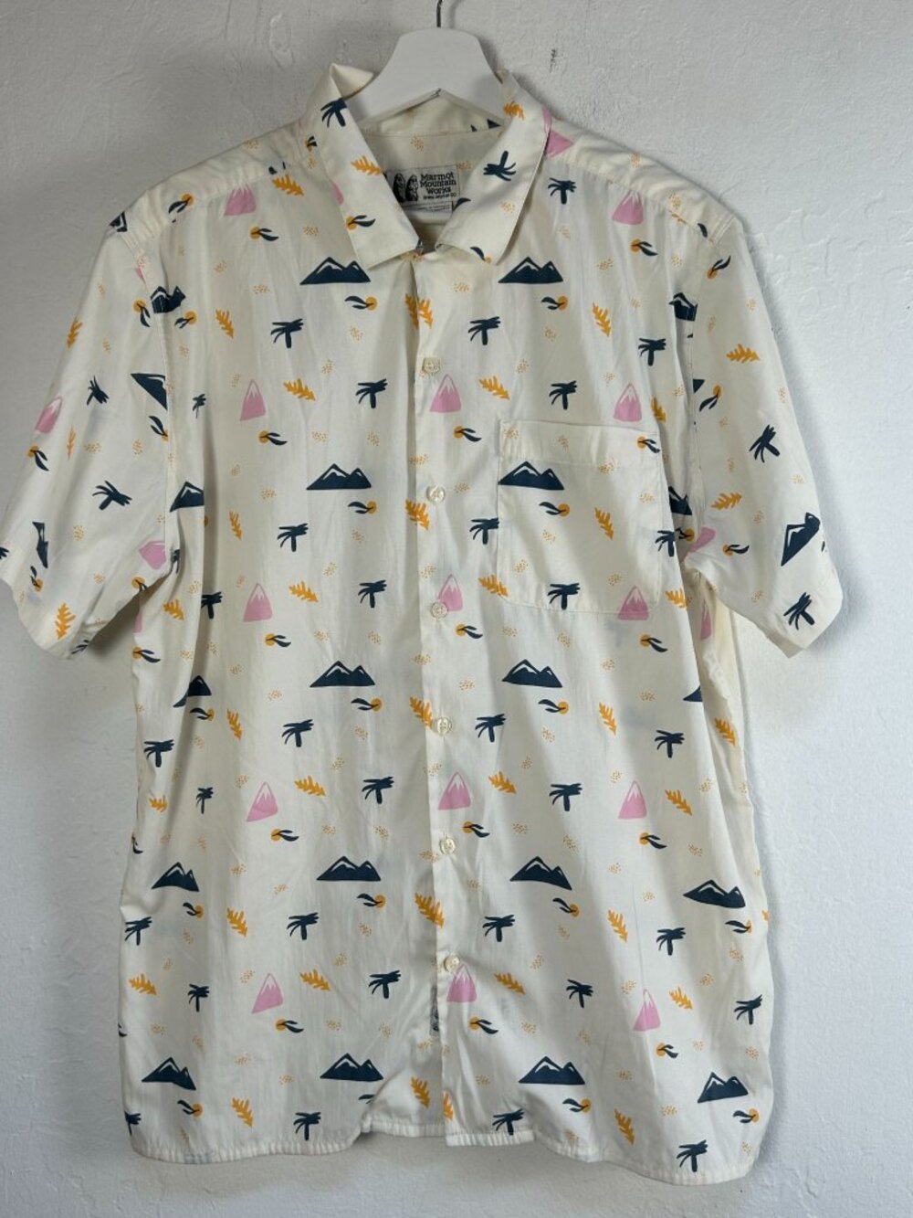 Marmot Mountain Works Mens Shirt Large White Nature Print Short Sleeve Button Up